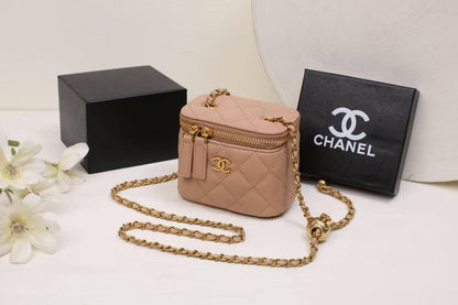 Chanel
with box
110 dhs✅
good quality

Zain194
Zain161
♥️♥️♥️