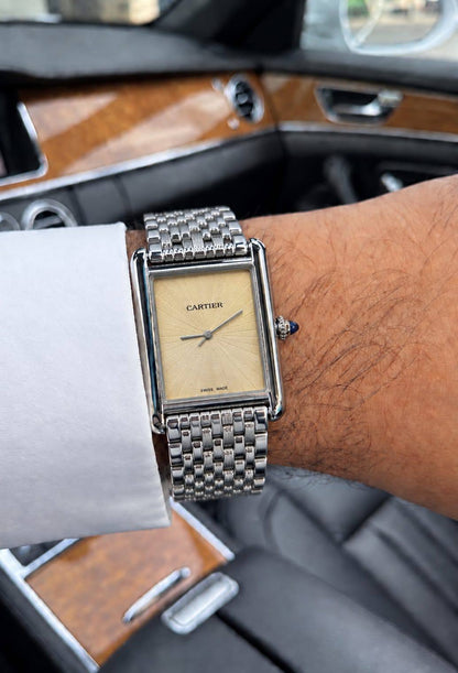 Cartier 

watch unsix (
size36mm) 

good quality 
230 dhs🇦🇪🇦🇪

Zain59
♥️♥️♥️