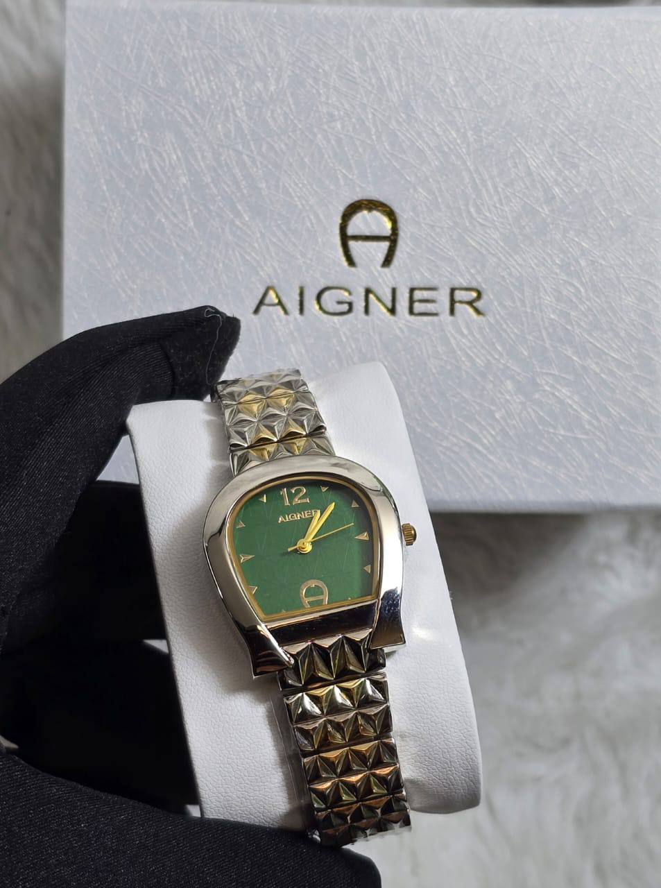 Rolex
Aigner
MK
55 dhs🪙💚

Zain29
♥️♥️♥️