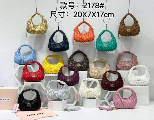 Miu Miu
95 dhs🪙🌨️

Zain129
♥️♥️♥️