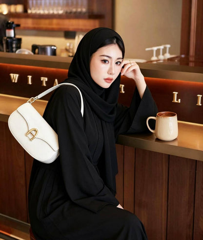 Aigner
100 dhs✅
with box
21.5/7/12

Zain07
♥️♥️♥️