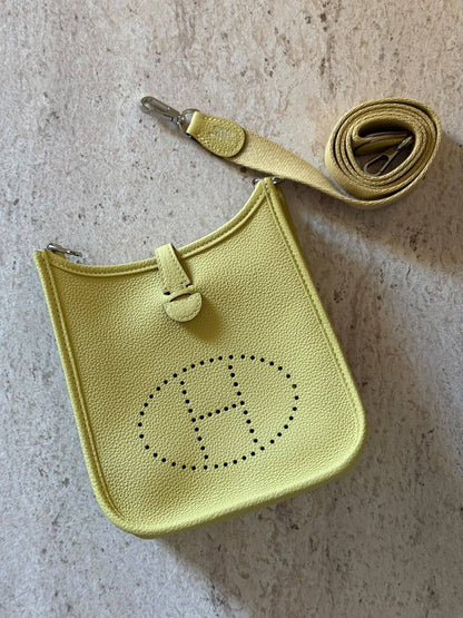 HERMES 💫

Super Master Quality ⚡️

Original Packing 🎁

Size 16CM📏

For Price 👇 WhatsApp✅
0568585901 
0507557372
0552275751 Owner Zain 👌

Zain321
♥️♥️♥️