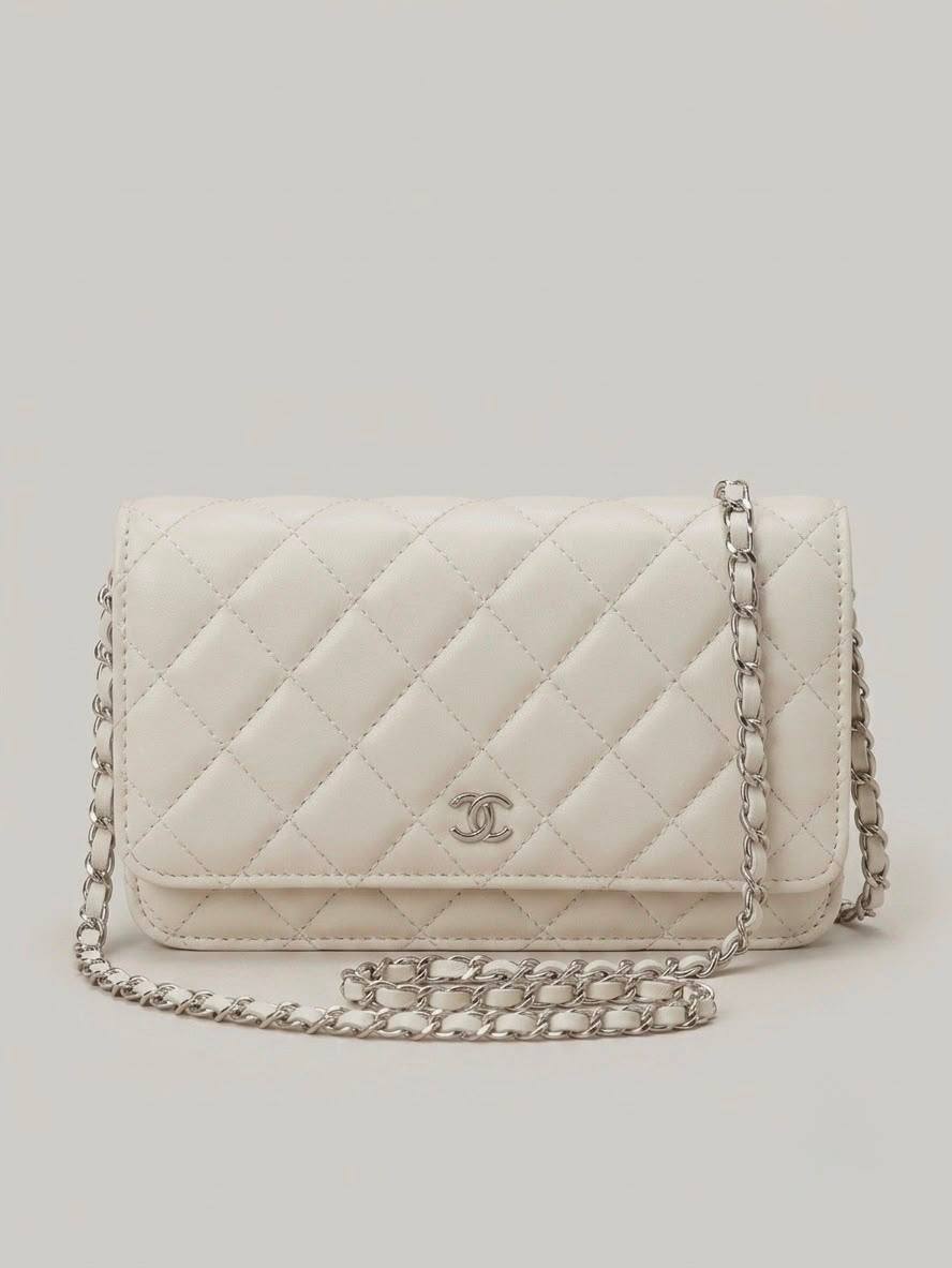 Chanel
High quality 
With box 
100 dhs✅

Zain50
♥️♥️♥️