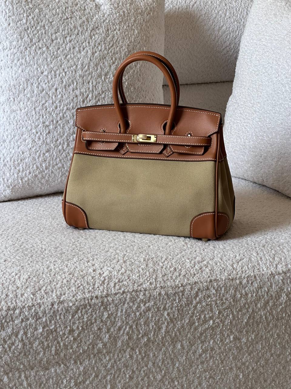 Hermes Birkin toile  25cm💕master quality😍

with box❤️

610 dhs✅

Zain52
♥️♥️♥️