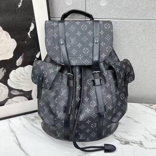 🎒 Goyar / LV backpack 
 1️⃣ First quality 
Size : 42 * 32 * 13 cm
100 dhs✅

Zain115
♥️♥️♥️