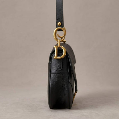 CHRISTIAN DIOR SADDLE
sʜᴏᴜʟᴅᴇʀ/ ᴄʀᴏss ʙᴏᴅʏʙᴀɢ
ɢᴏʟᴅ ʜᴀʀᴅᴡᴀʀᴇ
ɢʀᴀɪɴᴇᴅ ʟᴇᴀᴛʜᴇʀ
ZIPPER TYPE
sɪᴢᴇ : 24 cm
ᴡɪᴛʜ BOX

85 dhs💓

Zain31
♥️♥️♥️