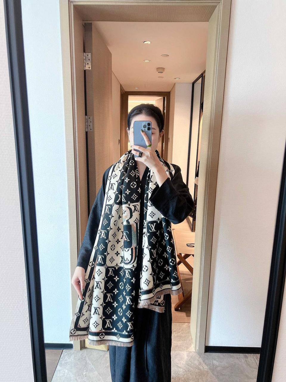 Brand Shawl / Scarf 
Good quality
Size:  180 * 68 cm
45 dhs🪙💕

Zain115
♥️♥️♥️