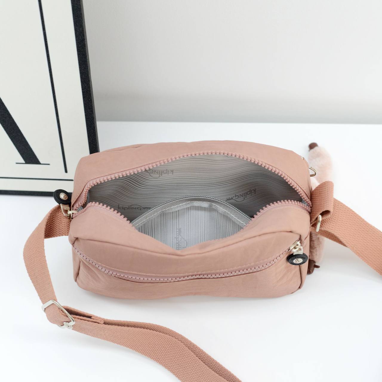 KIPLING 
GOOD QUALITY
50 dhs✅

Zain39
♥️♥️♥️