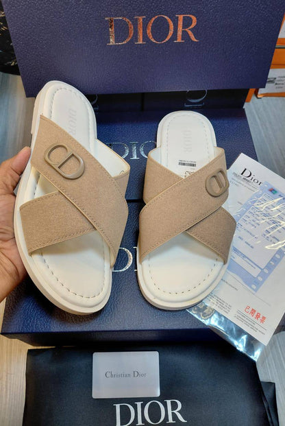 Dior 

Size 40To 45
110 dhs💓

Zain120
♥️♥️♥️