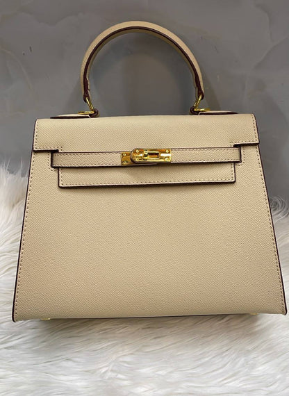 Hermes
25cm 
with box 
110 dhs🇦🇪🇦🇪
good quality

Zain136
♥️♥️♥️