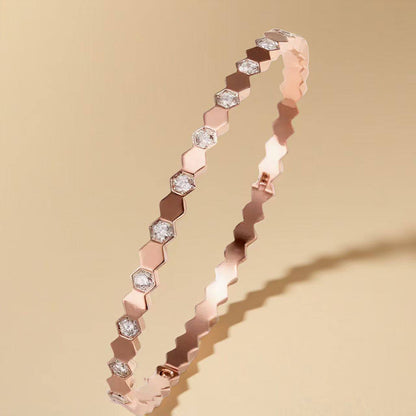 chaumet Paris s.Steel bangles with stone. Non tarnish 
30 dhs✅

Zain243
♥️♥️♥️