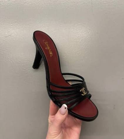Master Shoes
Aquazzura - Chanel 
300 dhs✅✅
Size 36-41

Zain207
♥️♥️♥️