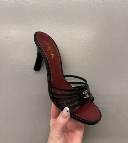 Master Shoes
Aquazzura - Chanel 
300 dhs✅✅
Size 36-41

Zain207
♥️♥️♥️