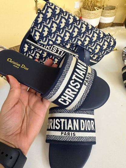Dior set

160 dhs

Bag + slipper

Zain3121
♥️♥️♥️

Zc