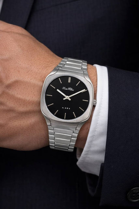 Louis Hilano watch for men good 
quality 
260 dhs✅

Zain59
♥️♥️♥️