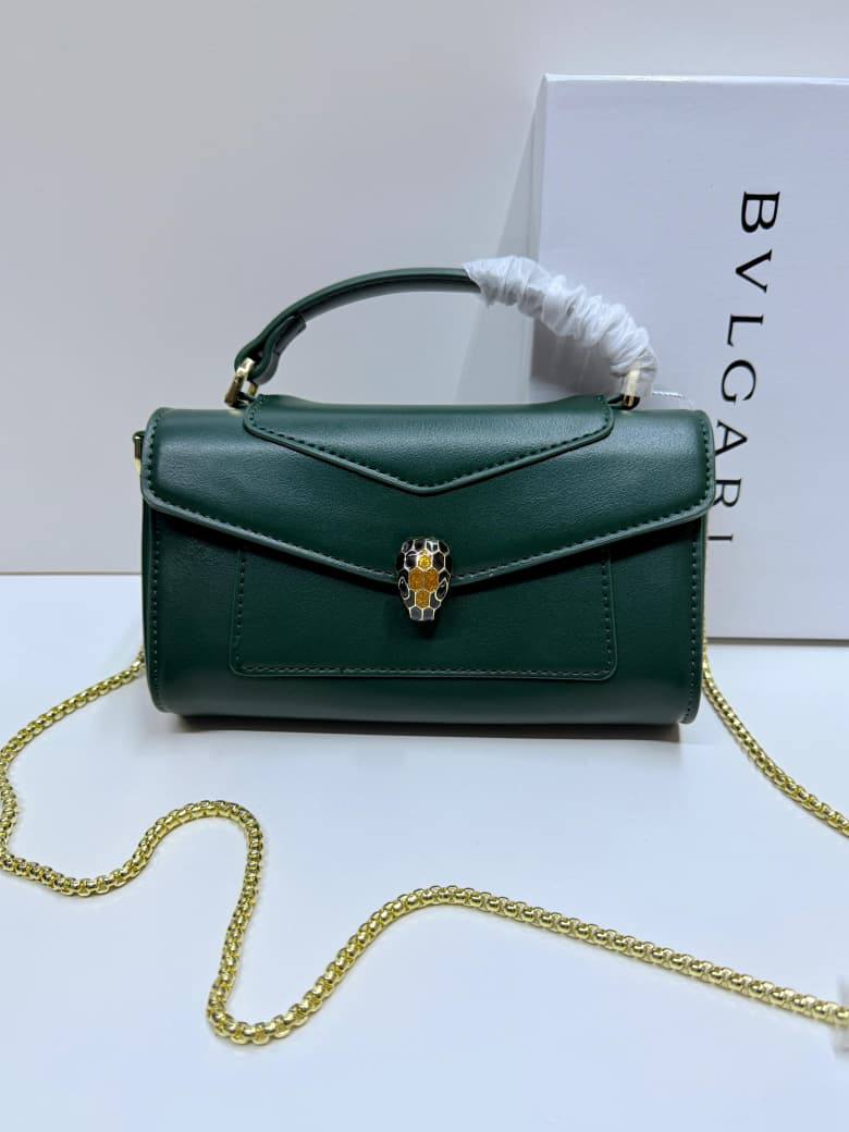 Bvlgari
110 dhs💓
with box
🎁🎁🎁

size 19×5×10cm

Zain213
♥️♥️♥️