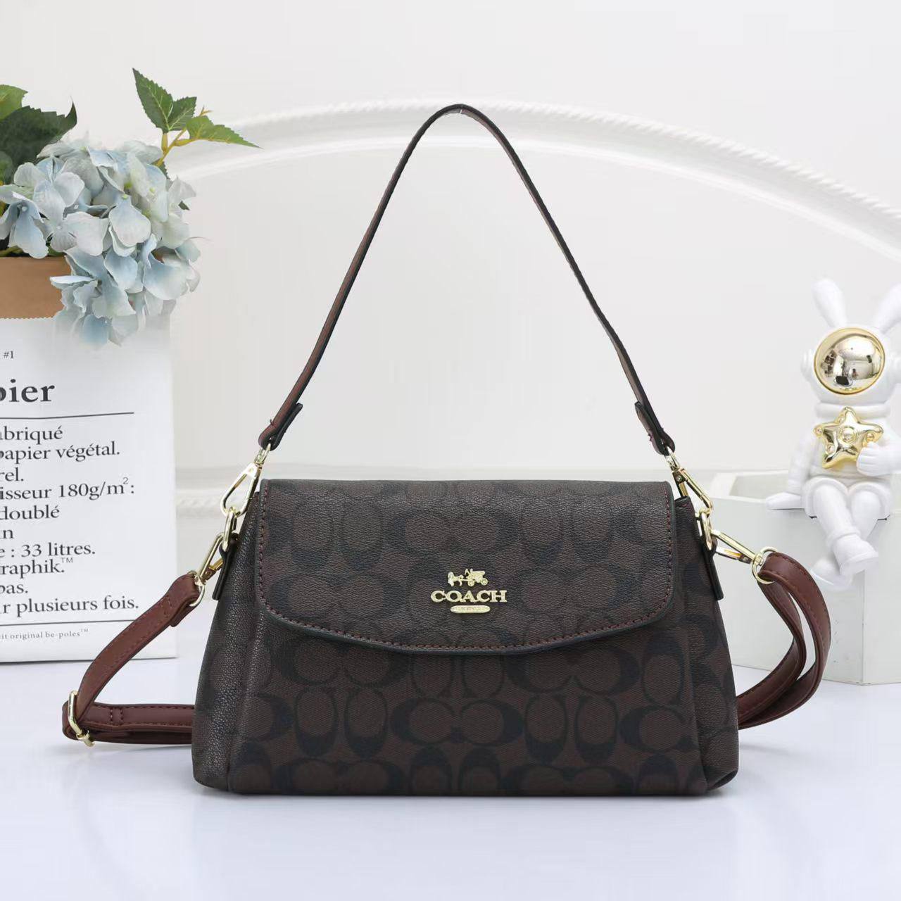 Coach 

95 dhs🌺

Zain253
♥️♥️♥️