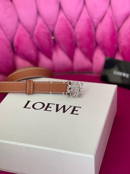 LOEWE
💞*available again*💞
260 dhs🪙🌨️

Zain164
♥️♥️♥️