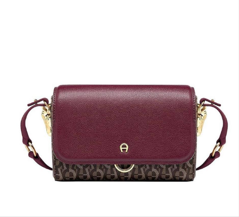 Aigner

90 dhs🇦🇪🇦🇪

Withbox

Zain07
♥️♥️♥️