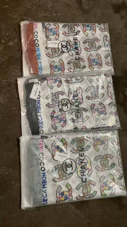 Silk scarf 
40 dhs🪙💕

Zain93
♥️♥️♥️