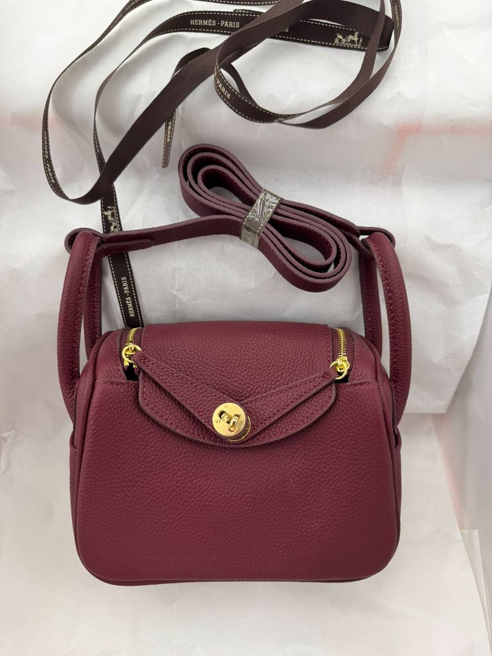 Hermes Lindy 

19Cm 
With Box
300 dhs🇦🇪🇦🇪

Zain131
♥️♥️♥️