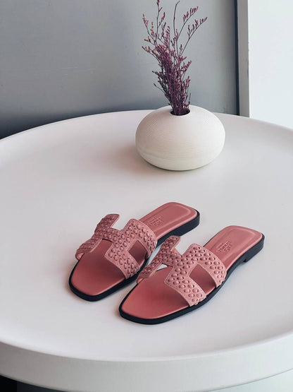 New Hermes🌹
Size 36_41
Super high quality 🌹
390 dhs🪙💚

Zain176
♥️♥️♥️