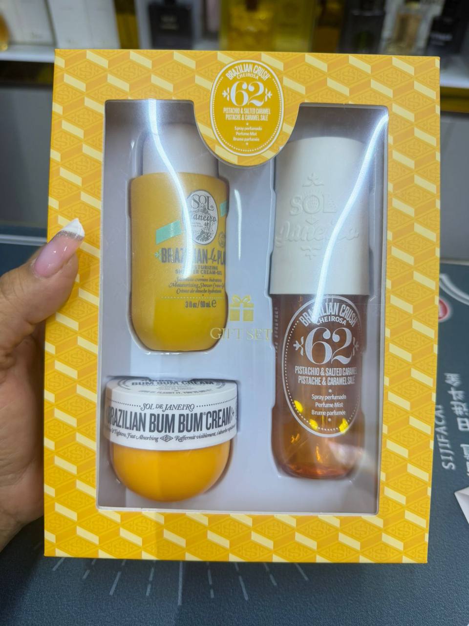 SOL Set
45 dhs✅

Zain211
♥️♥️♥️