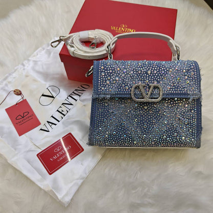 Valentino 
115 dhs✅ 

Withbox
🎁🎁🎁

Zain235
♥️♥️♥️