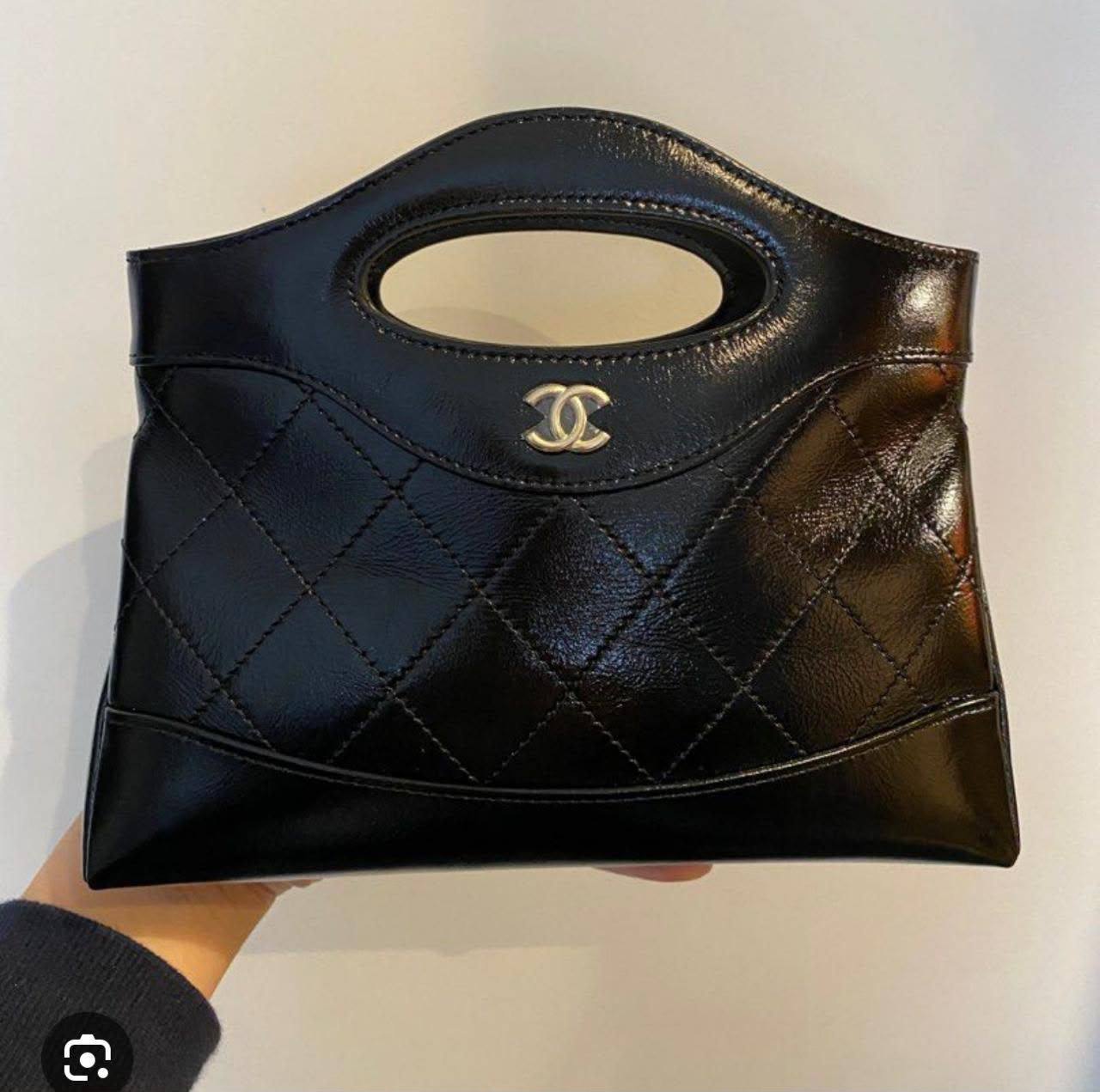Chanel
with box
95 dhs✅

Zain219
♥️♥️♥️