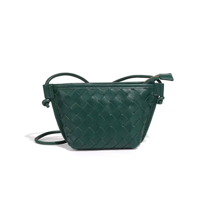 BOTTEGA 
60 dhs💓
Size 19*15

Zain161
♥️♥️♥️