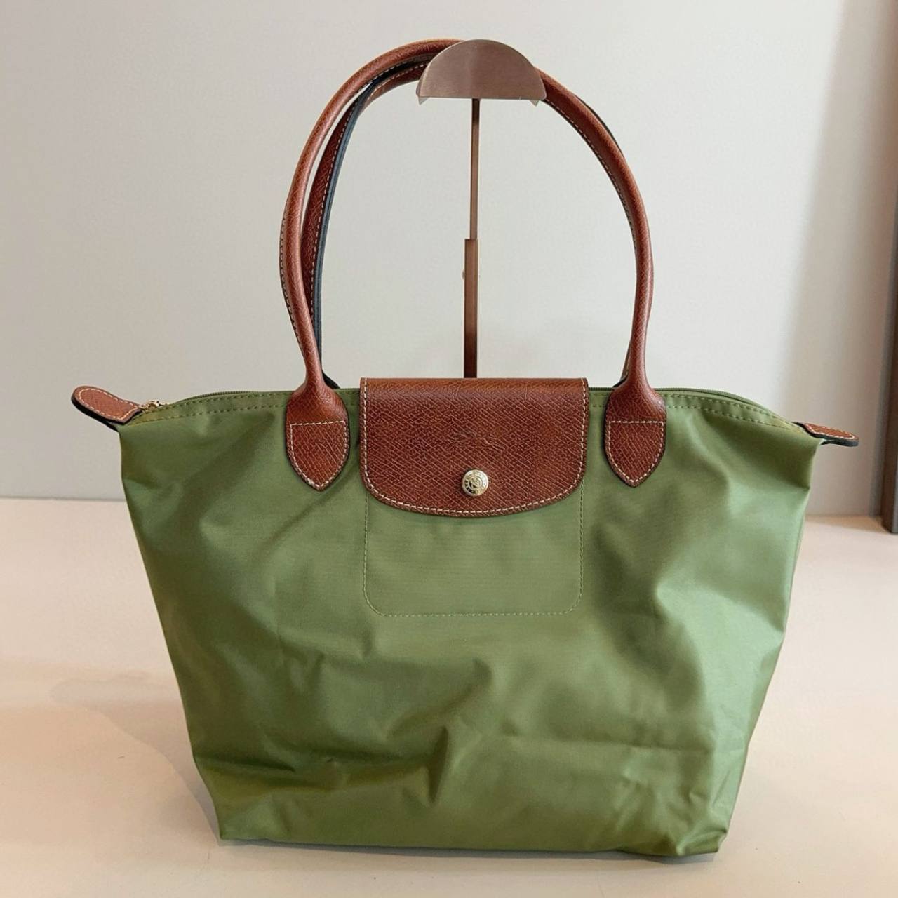 LONGCHAMP
HIGH QUALITY MEDUIM SIZE 
85 dhs✅

Zain39
♥️♥️♥️