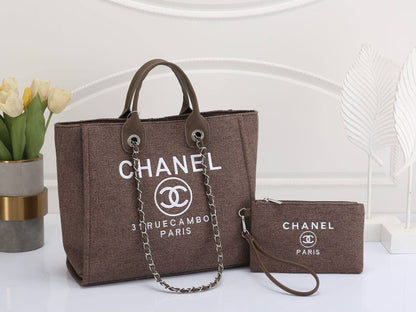 CHANEL 
GOOD QUALITY
100 dhs💓

Zain39
♥️♥️♥️