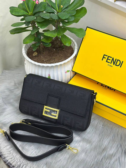 Fendi

with box
🎁🎁🎁

100 dhs✅

Zain244
♥️♥️♥️