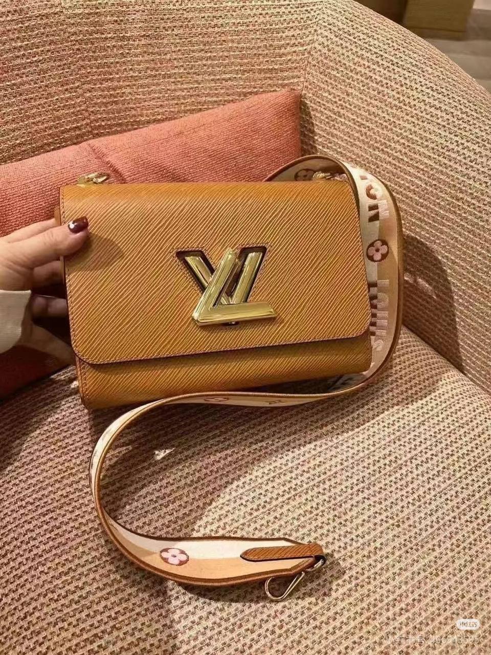 LV
Master🌺
320 dhs✅

Zain10
♥️♥️♥️