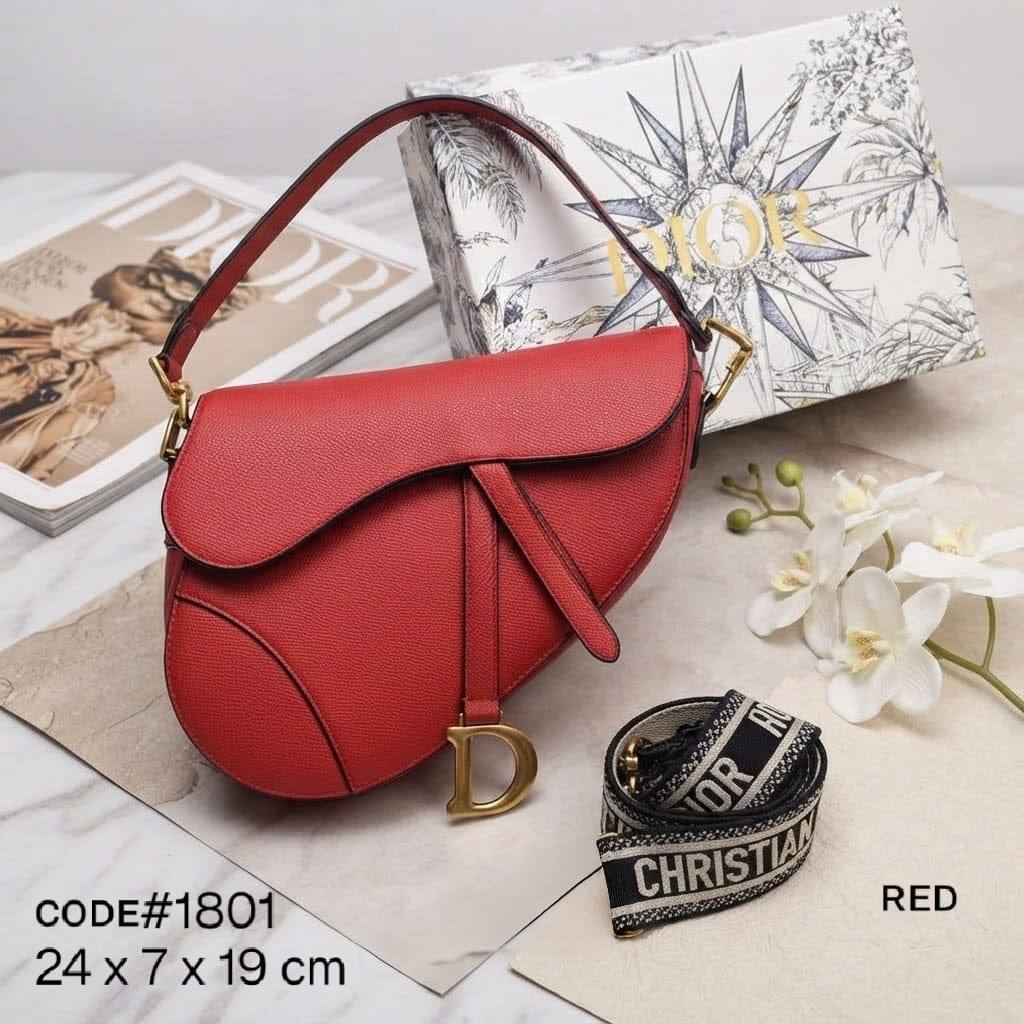 CHRISTIAN DIOR sᴀᴅᴅʟᴇ ᴄʀᴏssʙᴏᴅʏ ʙᴀɢ ᴏʙʟɪǫᴜᴇ & ʟᴇᴀᴛʜᴇʀ ᴛʀɪᴍ ᴍᴀᴛᴇʀɪᴀʟ sɪᴢᴇ : 24 cm ᴡɪᴛʜ BOX

90 dhs🇦🇪🇦🇪🇦🇪

Zain31
♥️♥️♥️