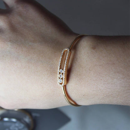 MESSIKA
* ⁠↗️ *Super Master Quality ®️*⬆️
* MOVE CLASSIQUE BANGLE
The Move pavé thin bangle diamond bracelet is available in Size 15cm & 17cm
yellow gold , White Gold and pink gold.

*105 dhs🇦🇪🇦🇪* with *NORMAL* Box & Bag
*150 dhs🇦🇪🇦🇪* with *ORIGIN
