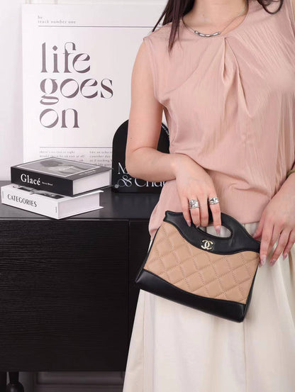 Chanel 
95 dhs🇦🇪🇦🇪 
with box

Zain235
♥️♥️♥️