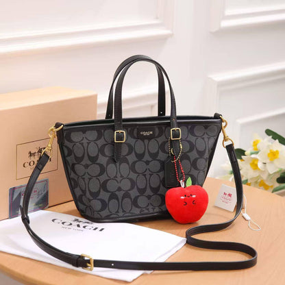 Coach
Best quality

With box’s
🎁🎁🎁

95 dhs🇦🇪
size 21cm

Zain158
♥️♥️♥️