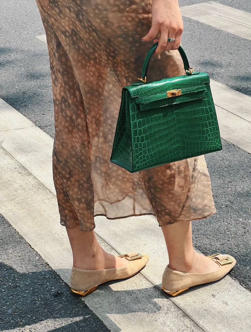 HERMES 
 GOOD QUALITY 
WITH BOX 
120 dhs✅

Zain295
♥️♥️♥️