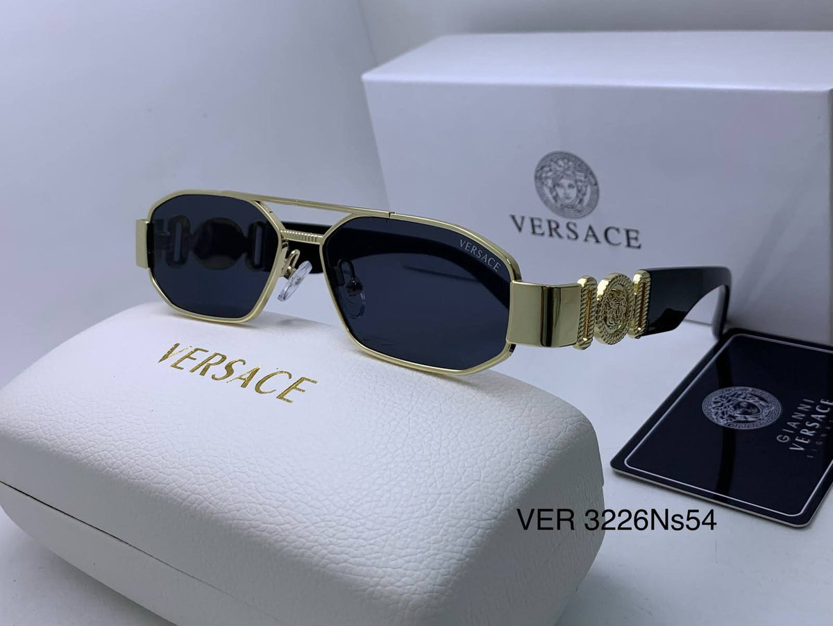 Ladies 

Versace

sunglasses 
70 dhs🇦🇪🇦🇪

Zain126
♥️♥️♥️