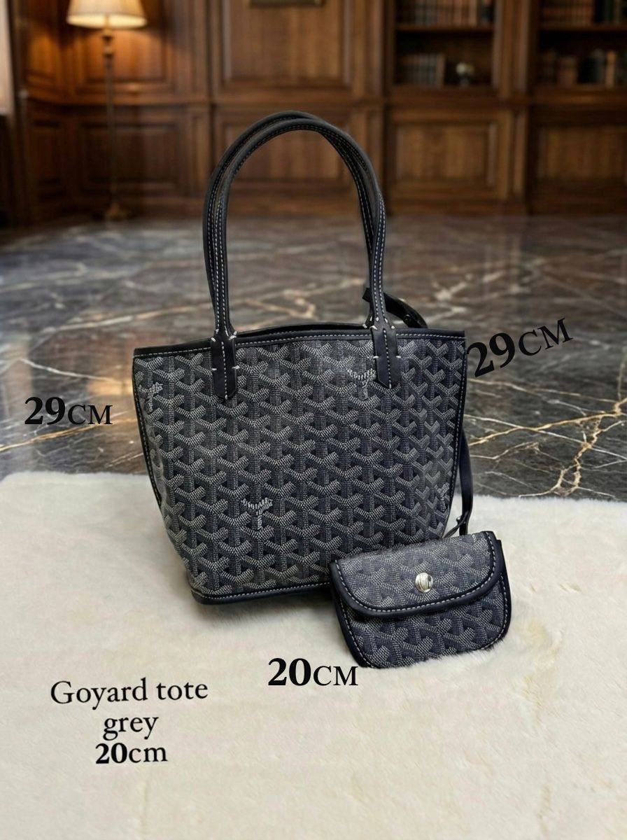 Goyard ᴍɪɴɪ ᴛᴏᴛᴇ
ʜᴀɴᴅʙᴀɢ/ᴘᴏᴜᴄʜ
ɴᴏ ʙᴏx 
ʟᴇᴀᴛʜᴇʀ
size:20ᴄᴍ
75 dhs✅

Zain56
♥️♥️♥️