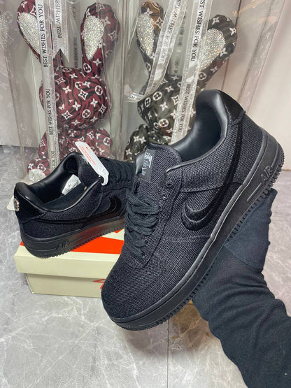 Nike x Stüssy Air Force 1 Low "Black" 🖤
36-45 AVAILABLE
170 dhs✅

Zain242
♥️♥️♥️