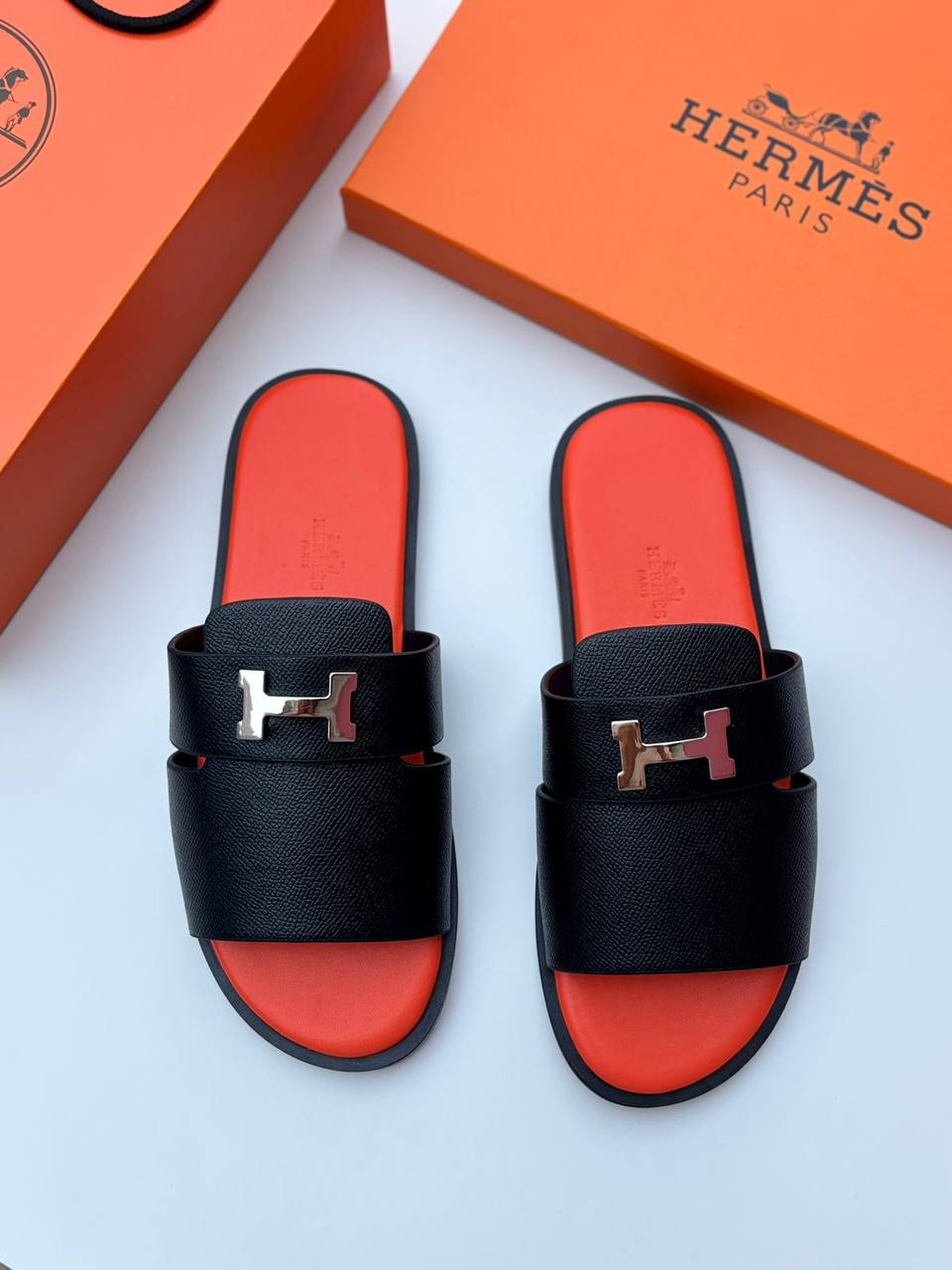 Hermes
110 dhs🪙🌨️
Size 40-46

Zain55
♥️♥️♥️