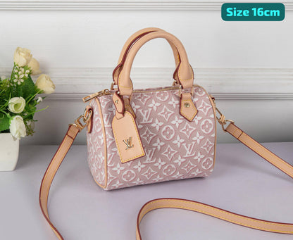 LV

Good quality 
with box 
110 dhs🇦🇪🇦🇪

Zain186
♥️♥️♥️