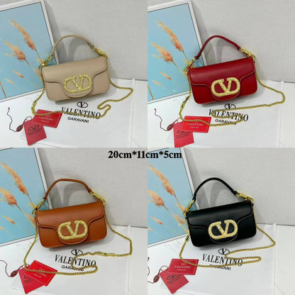 VALENTINO
 HIGH QUALITY
 WITH BOX 
🎁🎁🎁

130 dhs✅
Size:20cm

Zain39
♥️♥️♥️
