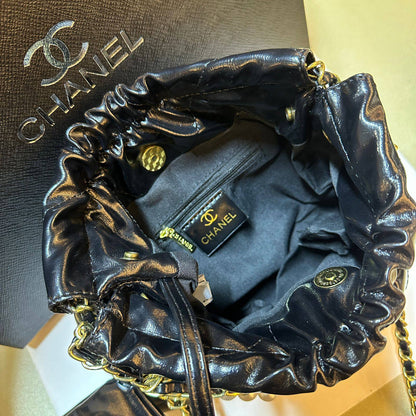 CHANEL 
NEW CAME GOOD QUALITY 

WITH BOX 
🎁🎁🎁

100 dhs❣️

Zain279
♥️♥️♥️