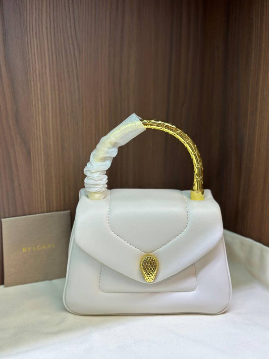 Bvlgari 🐍
    •Super Master Quality 
    •Size: 19 Cm
850 dhs✅

Zain255
♥️♥️♥️