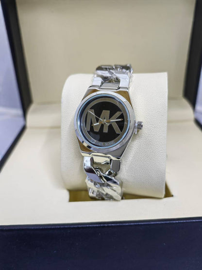 Mk Ladies 
small face 
55 dhs✅

Zain08
♥️♥️♥️