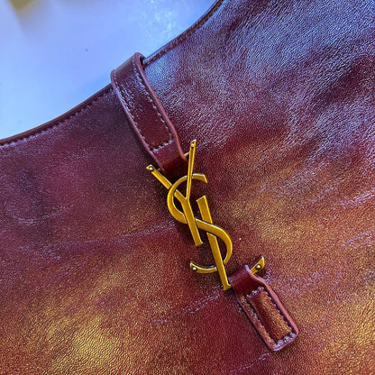 YSL 
COPY ONE NEW CAME 
170 dhs🇦🇪

Zain39
♥️♥️♥️