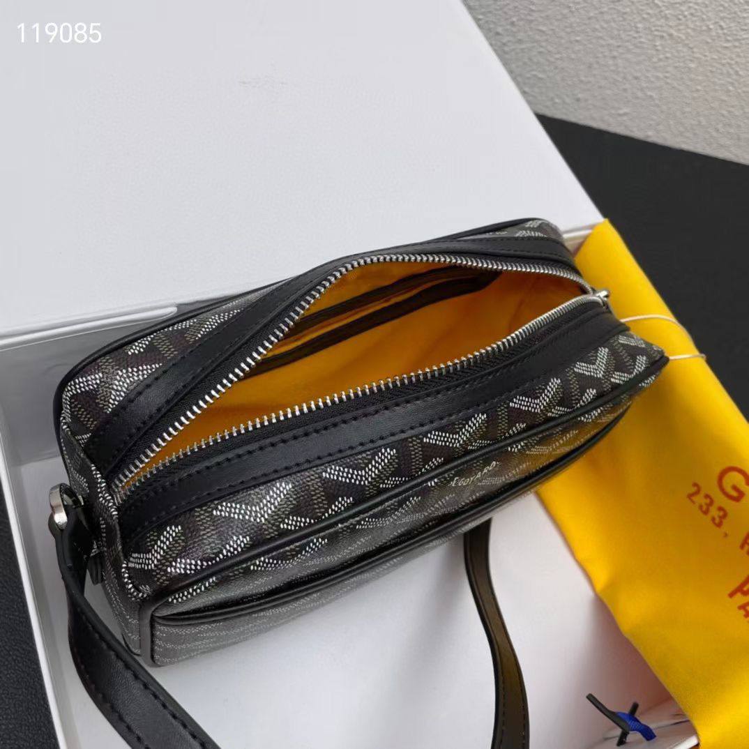 GOYARD 
SLING BAG 
UNISEX HIGH QUALITY 
WITH BOX 
100 dhs✅

Zain39
♥️♥️♥️